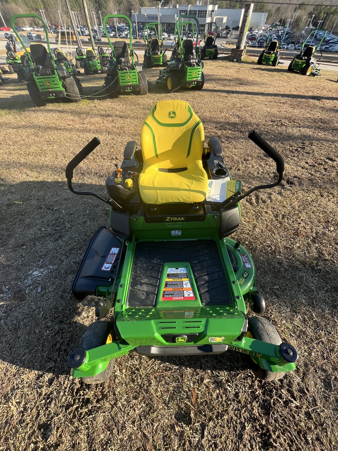 2026 John Deere Z320R Image 5