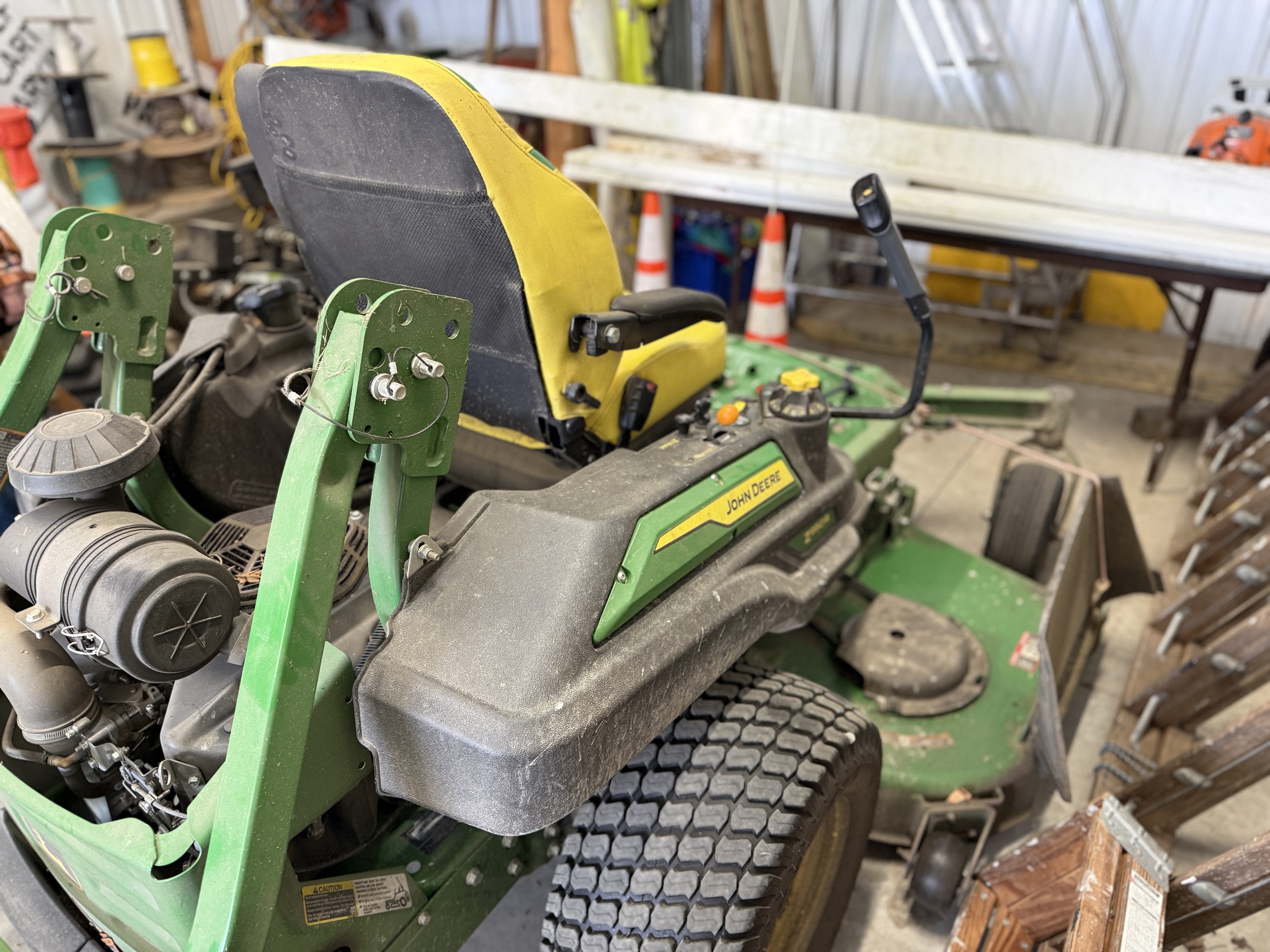 2025 John Deere Z950R Image 3