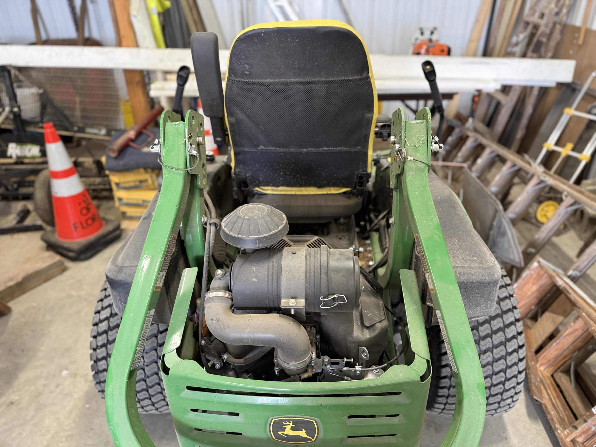 2025 John Deere Z950R Image 4