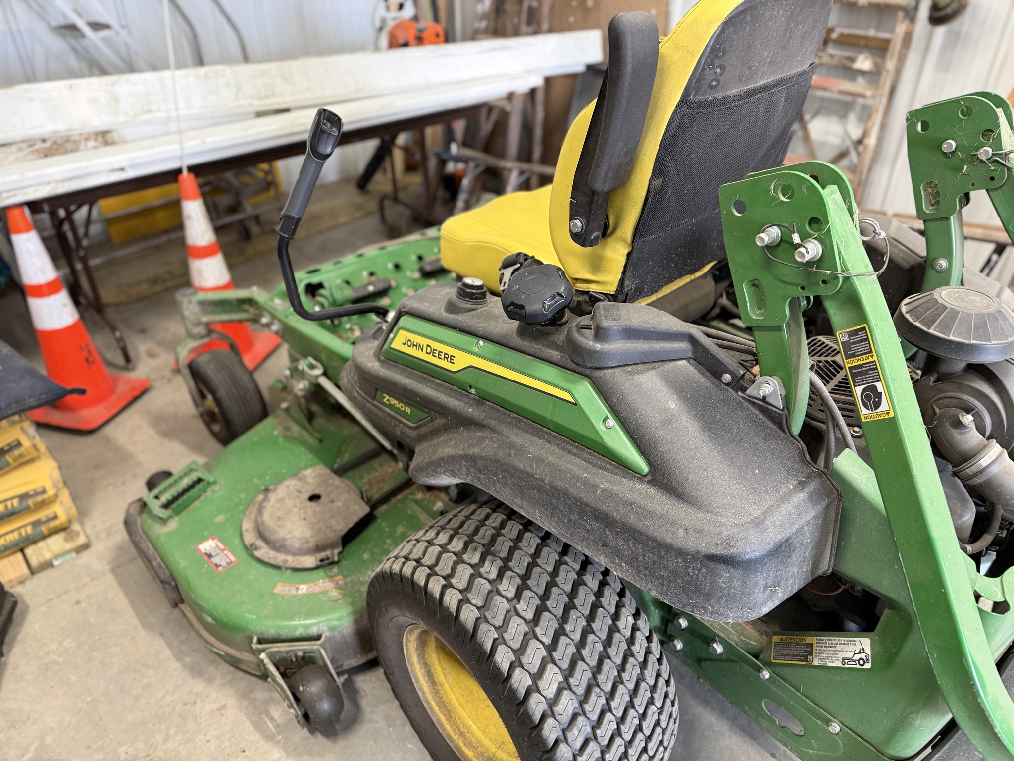 2025 John Deere Z950R Image 5