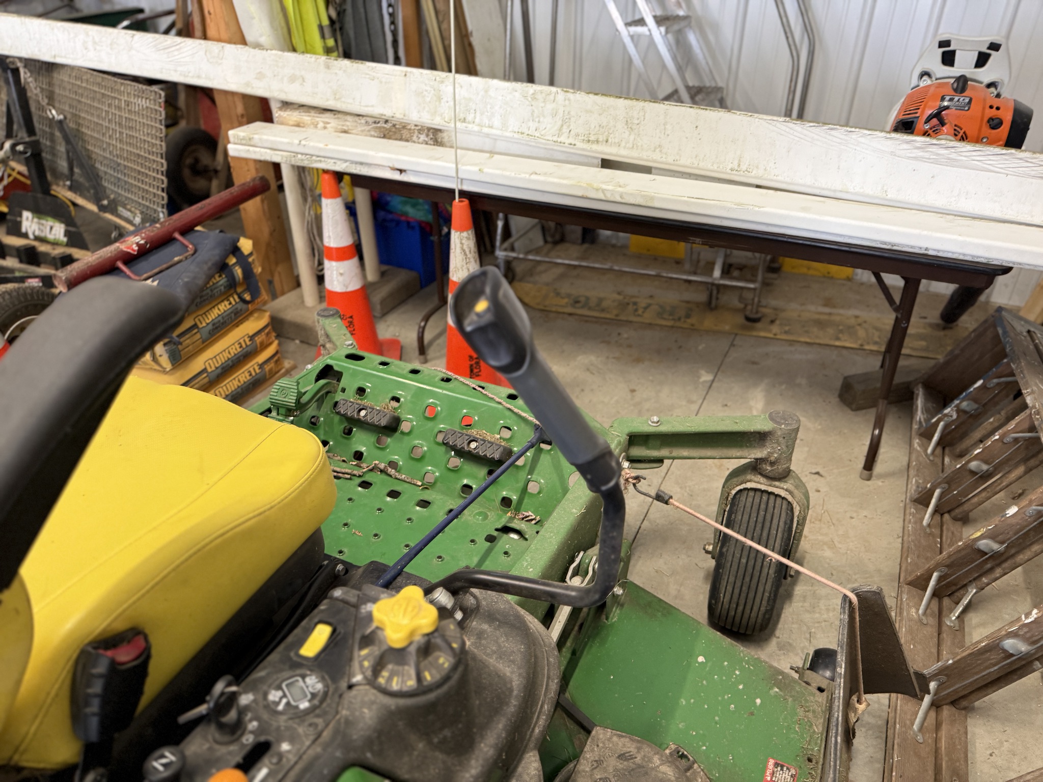 2025 John Deere Z950R Image 8