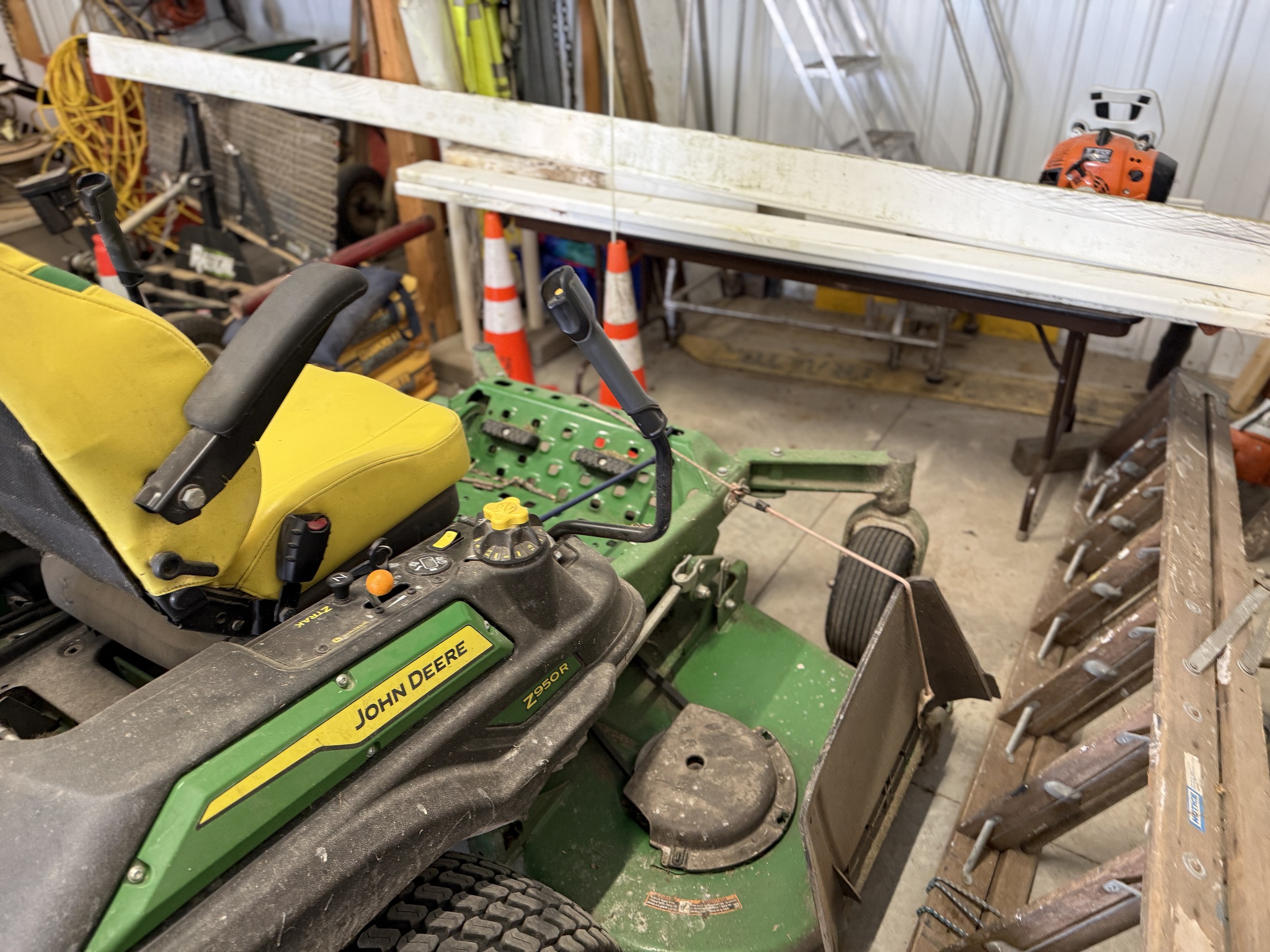 2025 John Deere Z950R Image 7