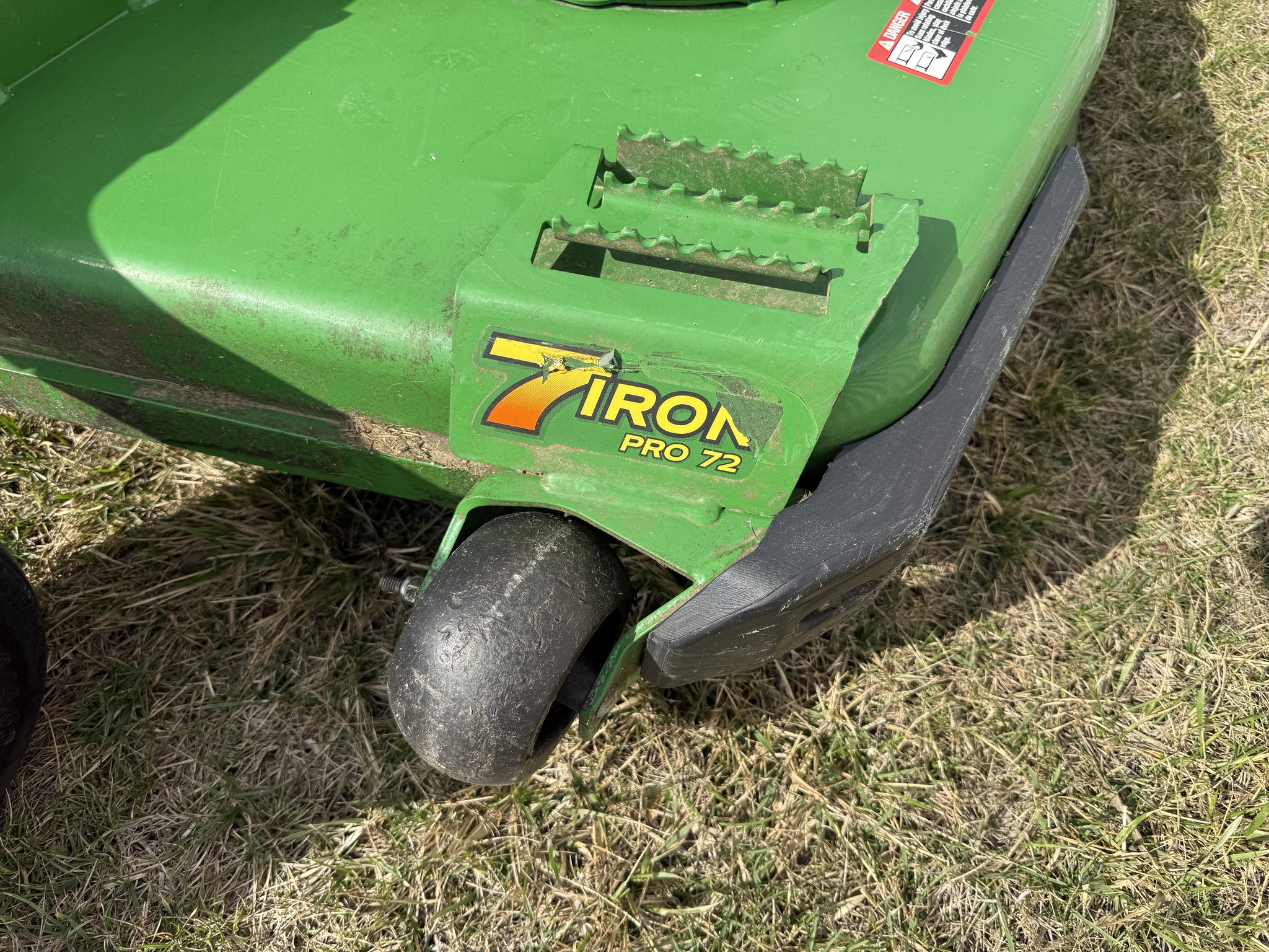 2025 John Deere Z950R Image 5