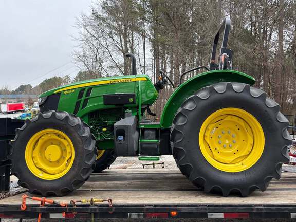 2025 John Deere 5105M-2