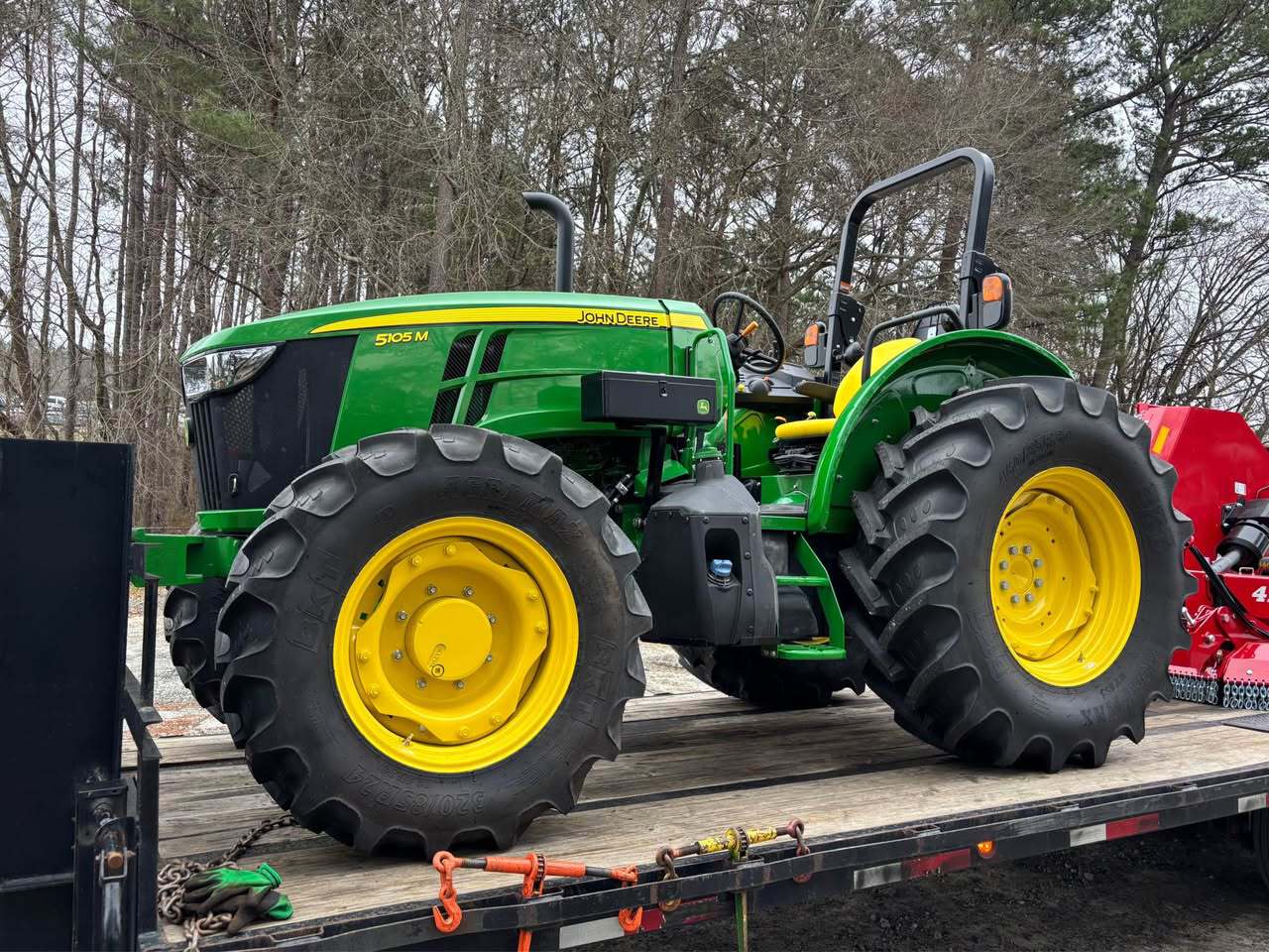 2025 John Deere 5105M Image 1