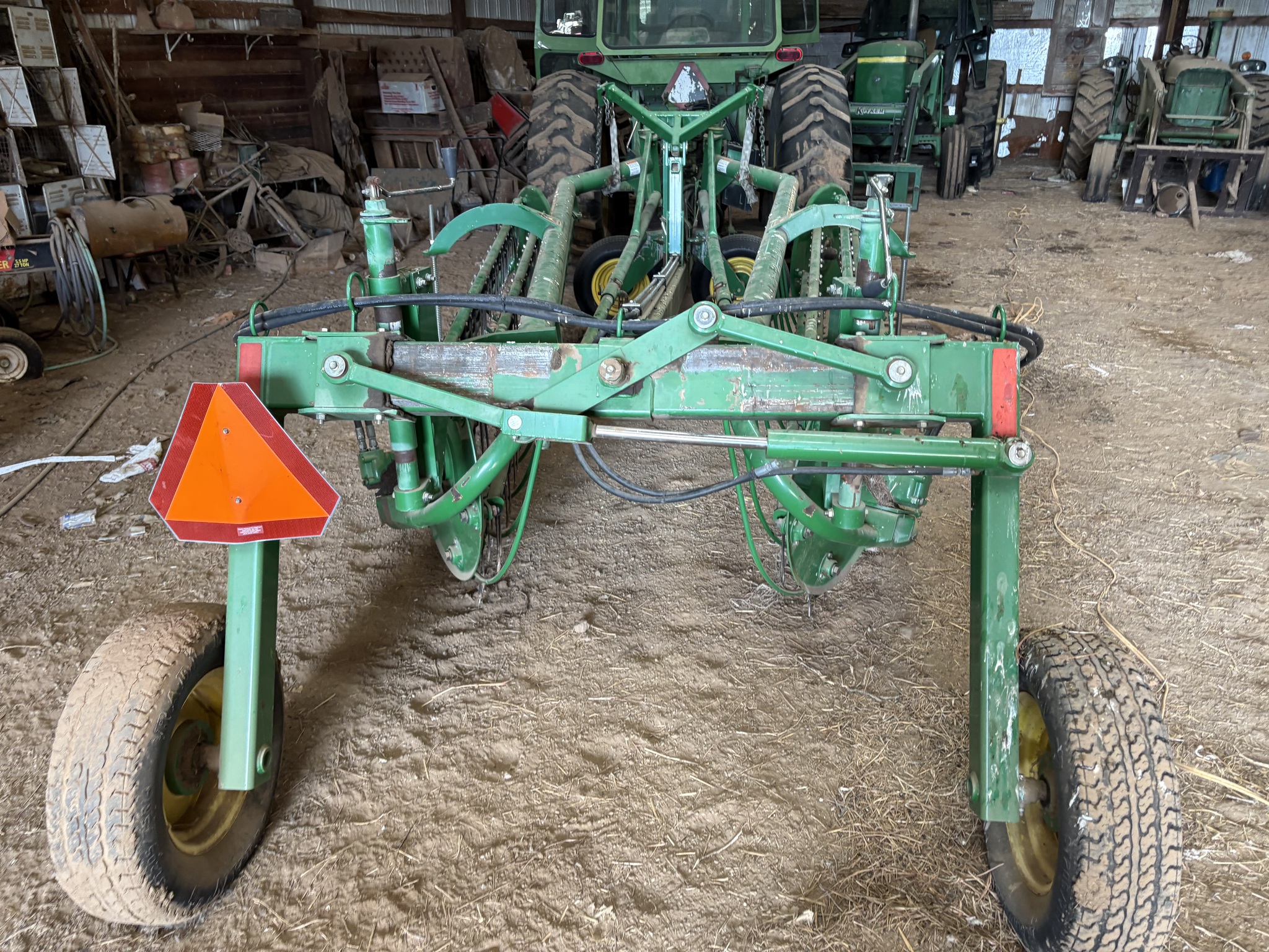 2004 John Deere 705 Image 3