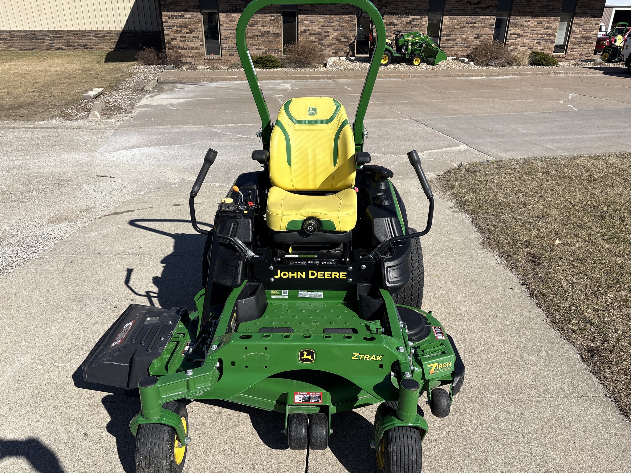  2023 John Deere Z930R at Heritage Tractor in Geneseo, IL