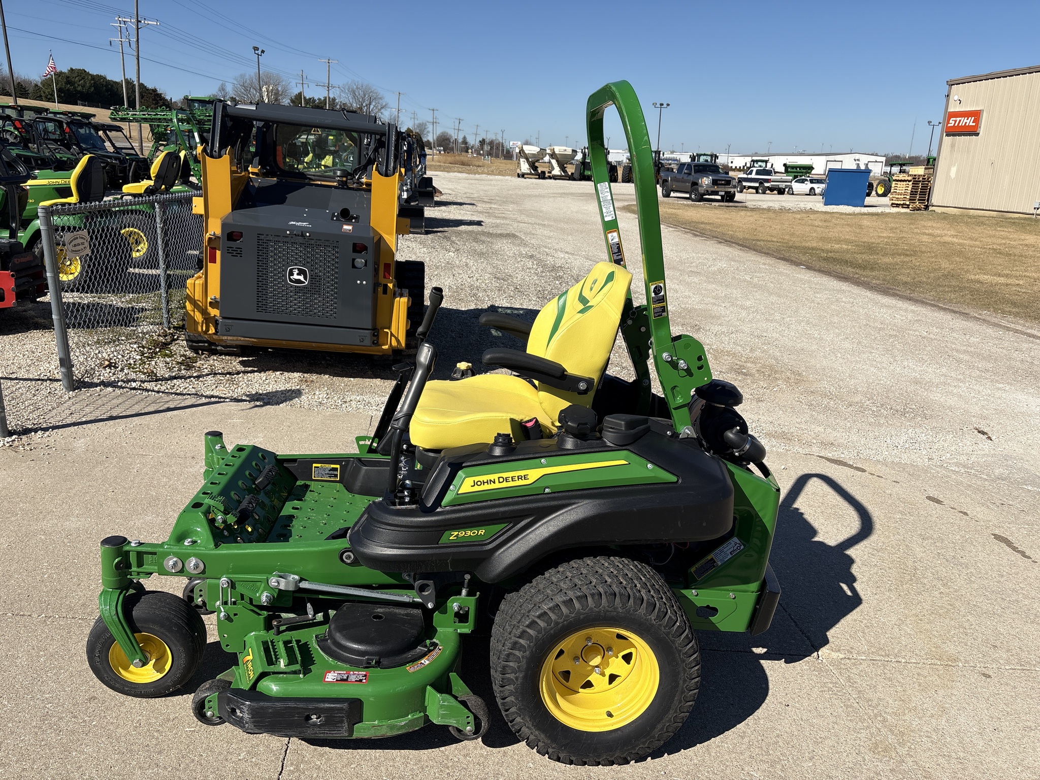 2023 John Deere Z930R at Heritage Tractor in Geneseo, IL