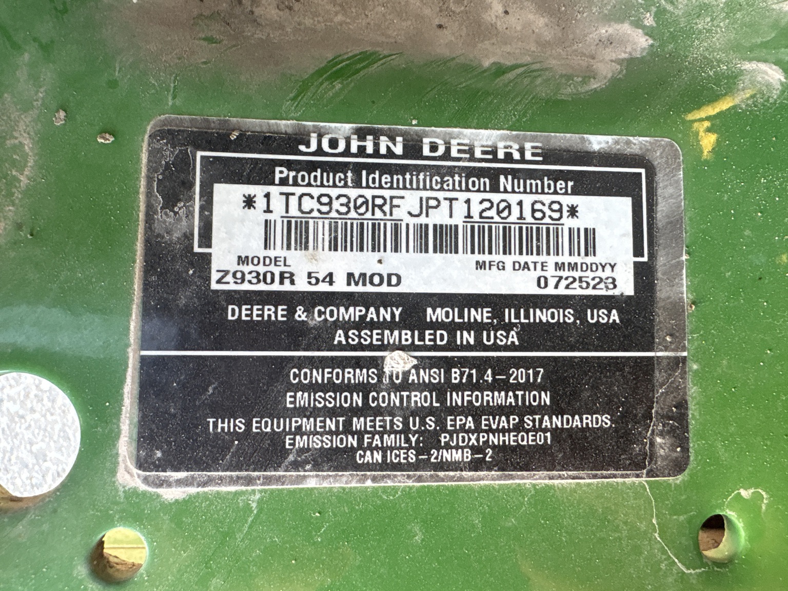  2023 John Deere Z930R at Heritage Tractor in Geneseo, IL