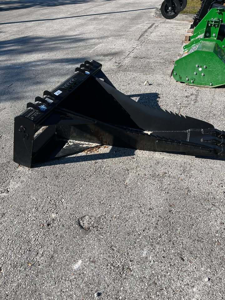 Blue Diamond Stump Bucket 102015 Image 4