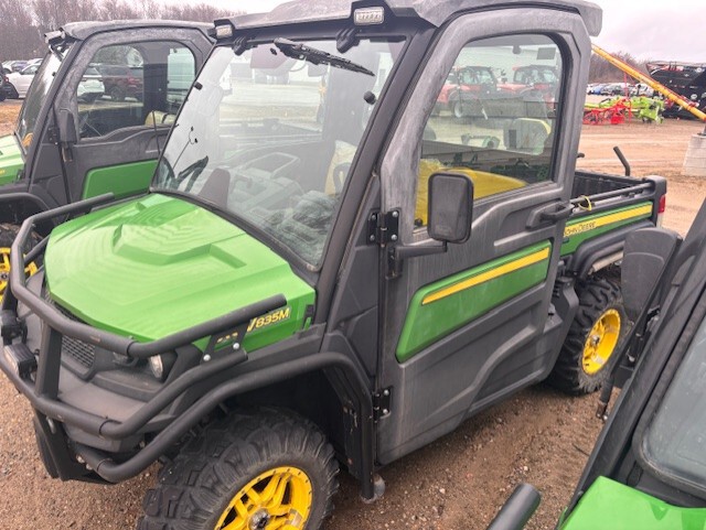 2023 John Deere XUV835M HVAC Cab Image 1