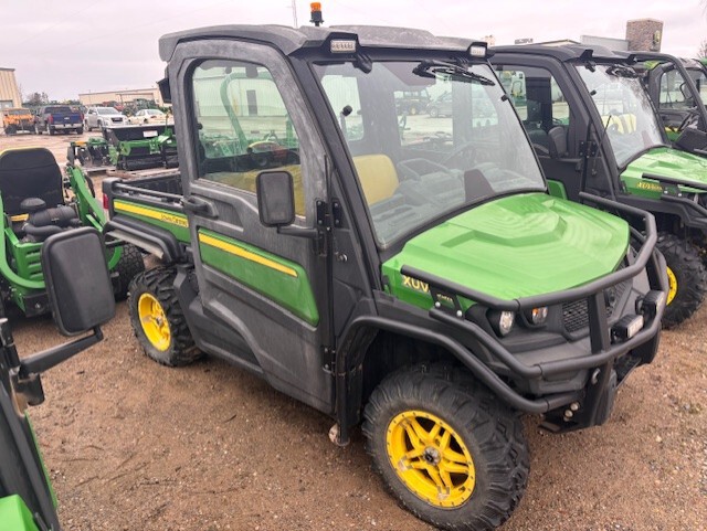 2023 John Deere XUV835M HVAC Cab Image 5