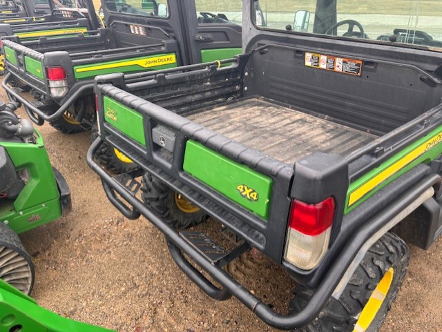 2023 John Deere XUV835M HVAC Cab Image 7