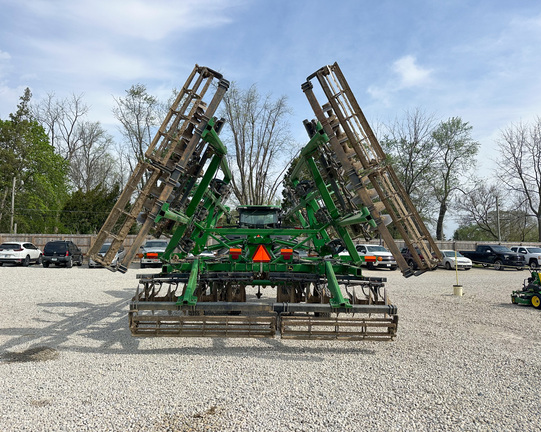 2013 John-Deere 2720