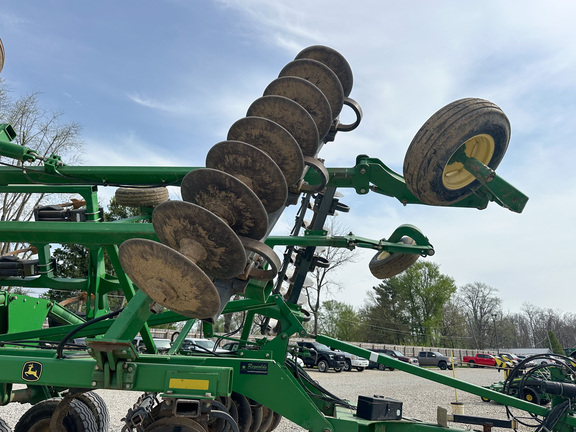 2013 John-Deere 2720