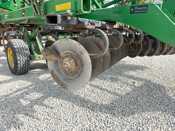 2013 John-Deere 2720