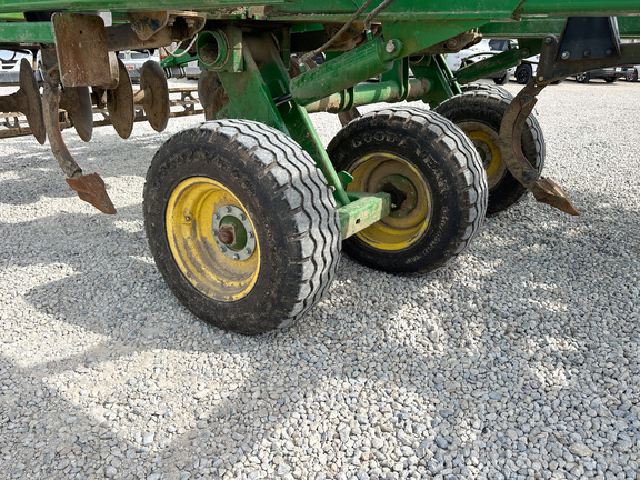 2013 John-Deere 2720