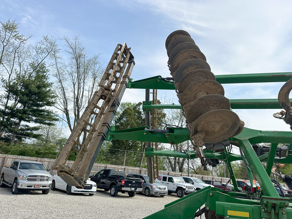 2013 John-Deere 2720