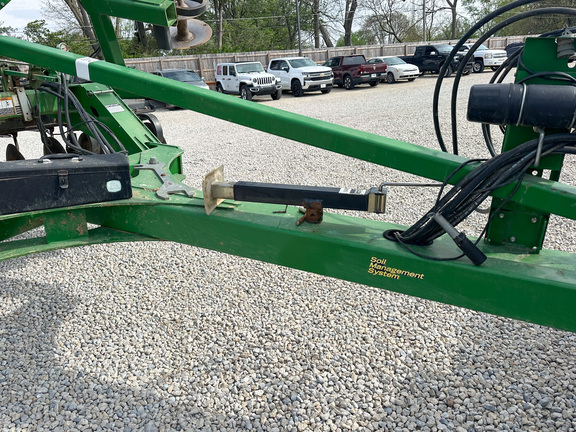 2013 John-Deere 2720