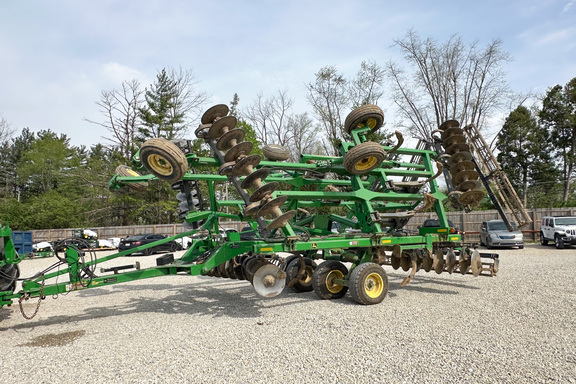 2013 John-Deere 2720