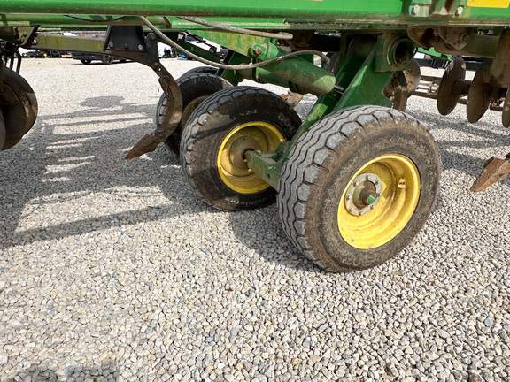 2013 John-Deere 2720