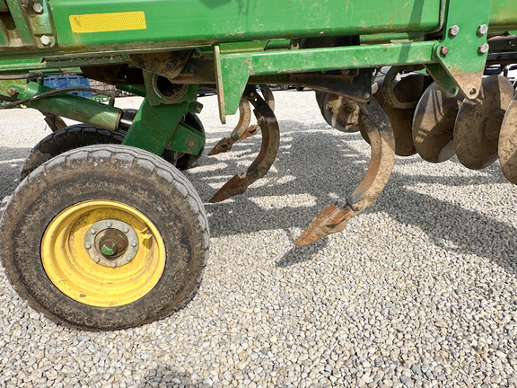 2013 John-Deere 2720