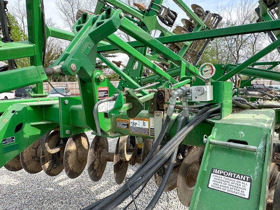 2013 John-Deere 2720