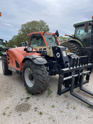 2025 JLG AG823