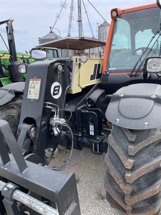 2025 JLG AG823