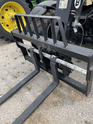 2025 JLG AG823