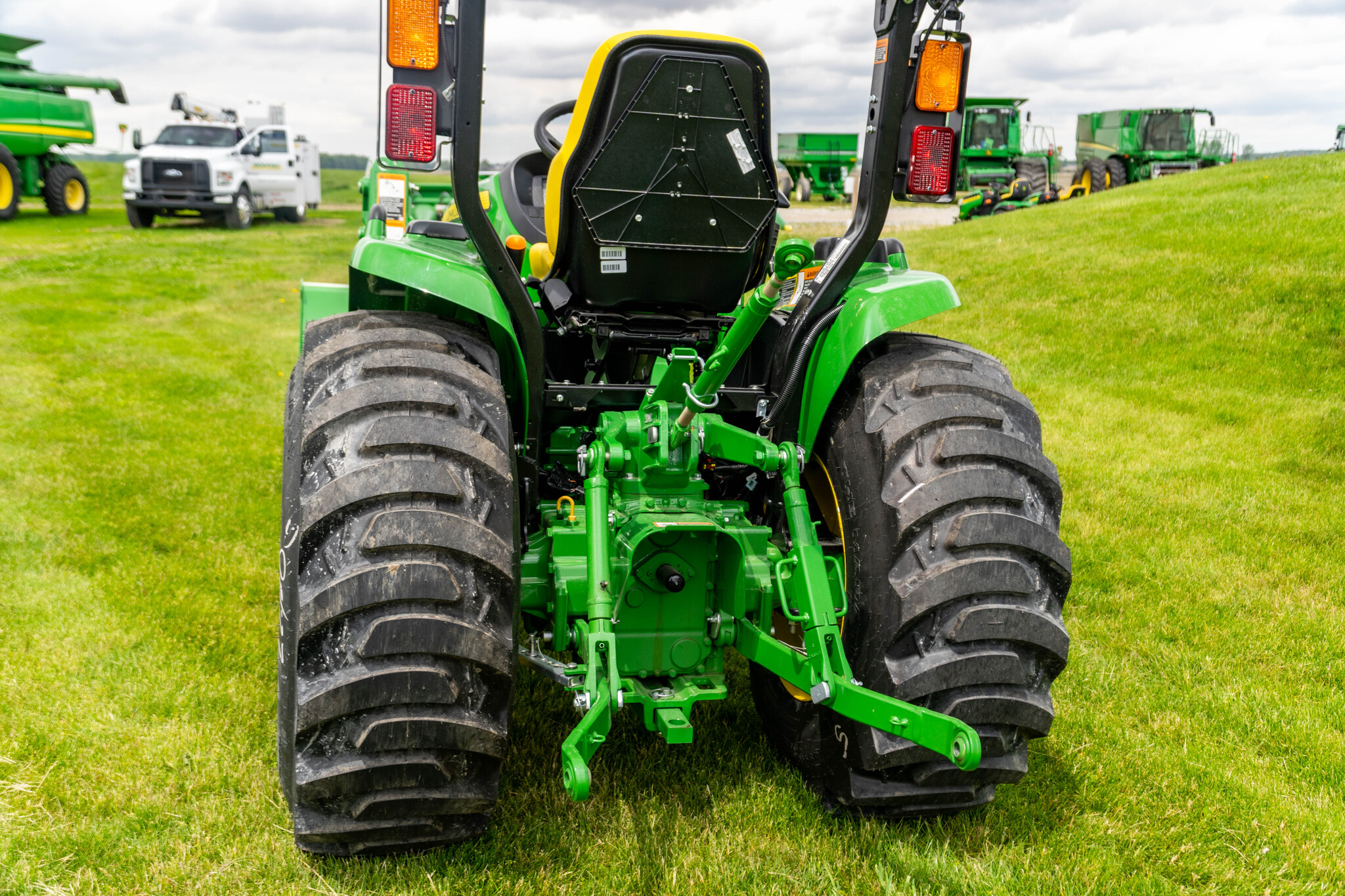 New In-Stock 2026 John Deere 3033R Compact Utility Tractors at Koenig Equipment in Urbana, OH - PhotoXL7