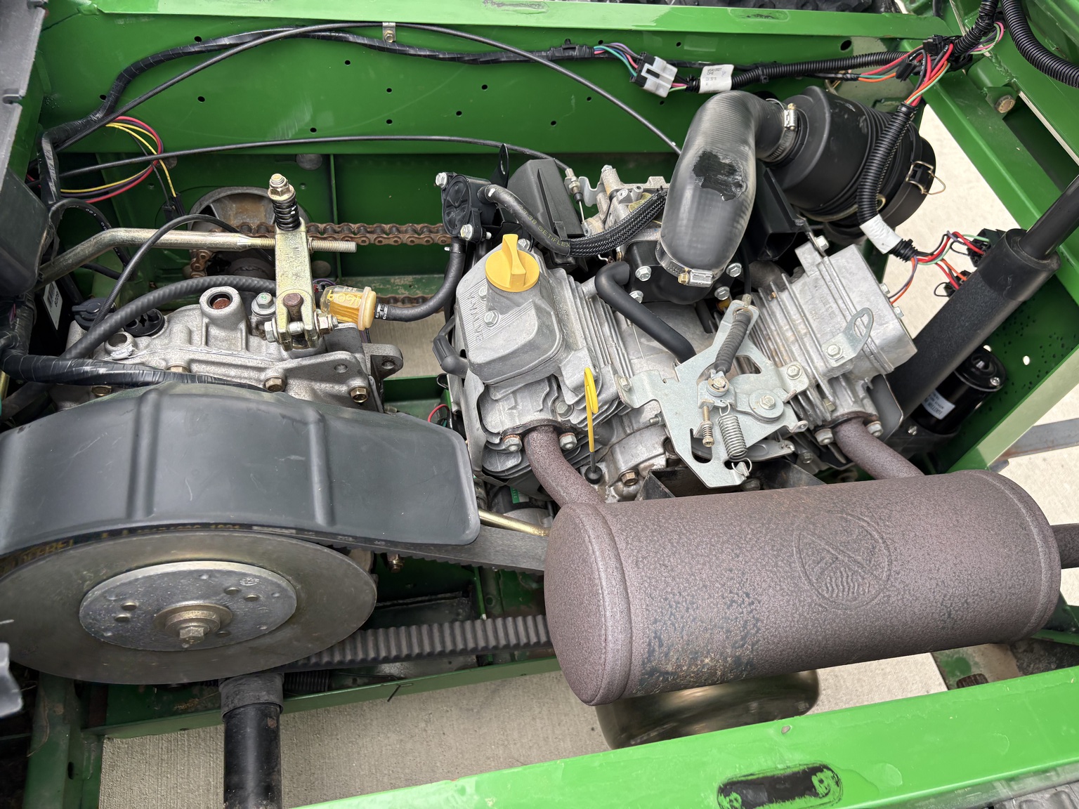 2007 John Deere TH 6X4 Image 30