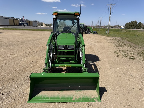 2026 John Deere 3039R - Photo8