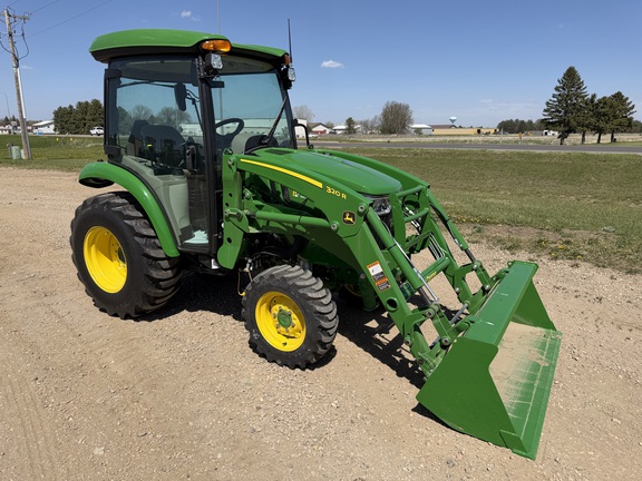  John Deere 3039R