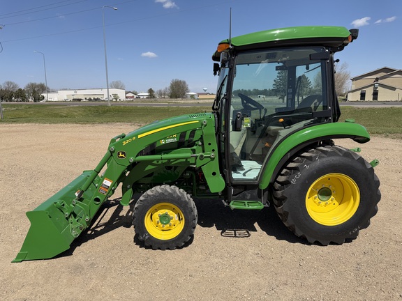 2026 John Deere 3039R - Photo6