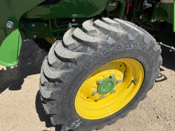 2026 John Deere 3039R - Photo10
