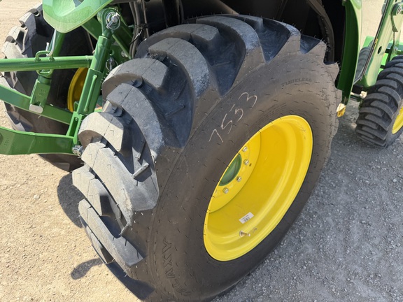 2026 John Deere 3039R - Photo13