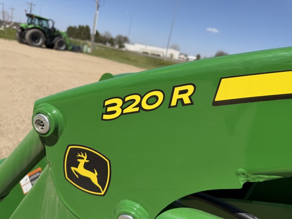 2026 John Deere 3039R - Photo15
