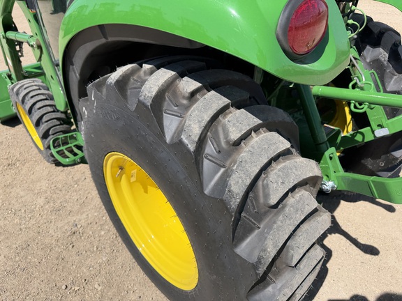 2026 John Deere 3039R - Photo14