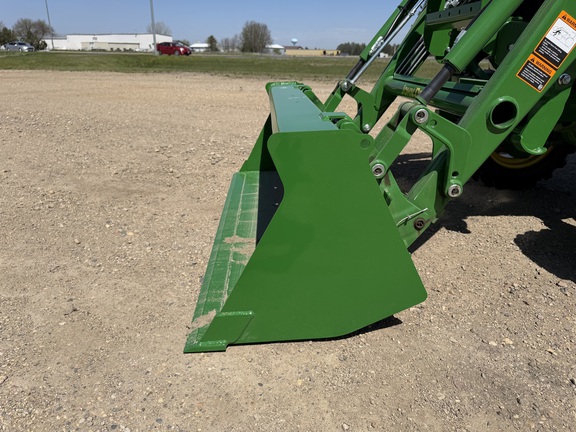 2026 John Deere 3039R - Photo18