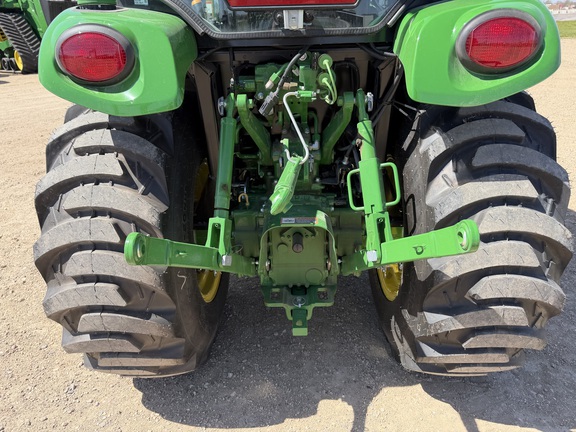 2026 John Deere 3039R - Photo23