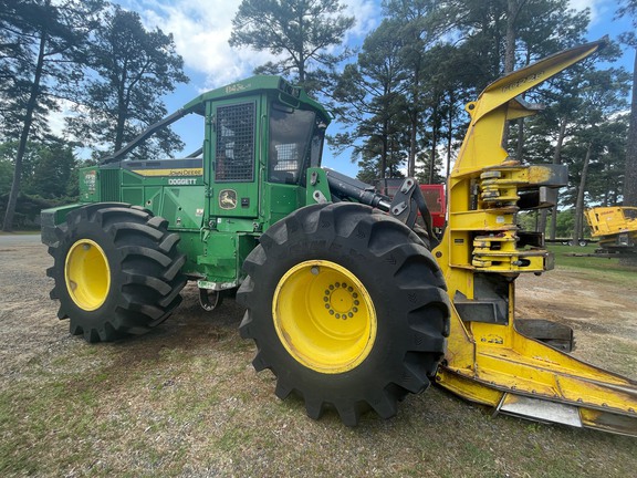 Photo of a 2023 John Deere 843LB