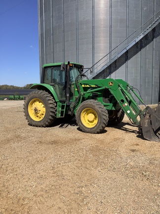 Photo of 2011 John Deere 7330