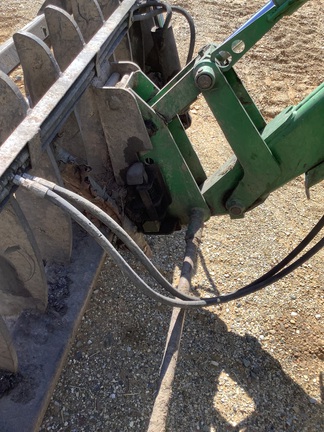 Photo of 2011 John Deere 7330