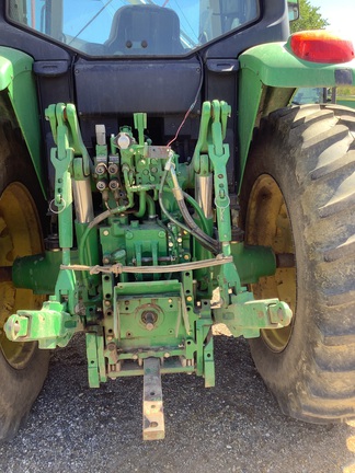 Photo of 2011 John Deere 7330
