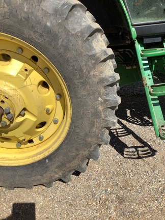 Photo of 2011 John Deere 7330