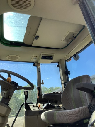 Photo of 2011 John Deere 7330