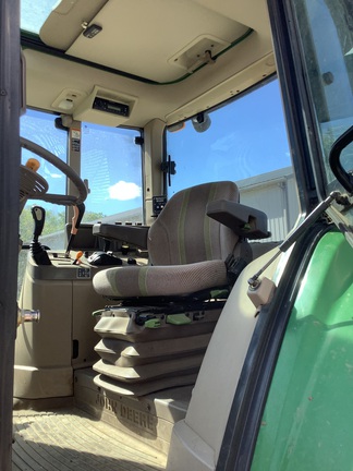 Photo of 2011 John Deere 7330