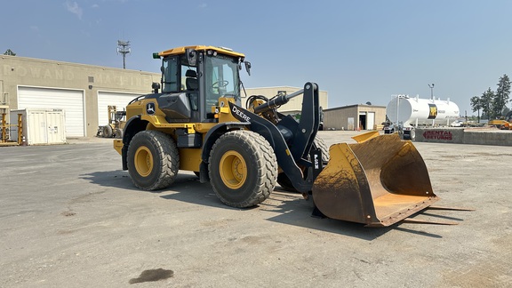 Photo of 2024 John Deere 544 P