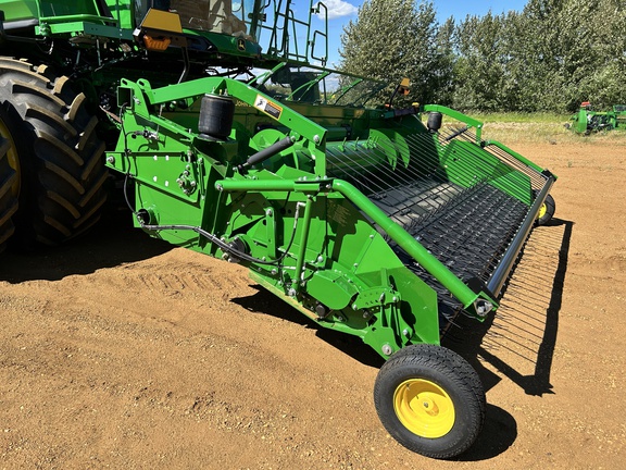 Used 2025 John Deere BP 15 Combine Platforms at Horizon Ag & Turf in High Prairie, AB - Photo3